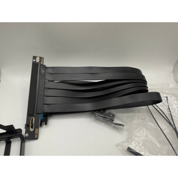 Lian Li O11DE 2X 3 Black PCIe 3.0 Upright GPU Kit for O11 Dynamic EVO - Picture 3 of 7